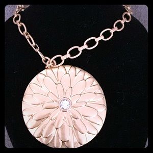 NWT CWonder Rose Medallion Gold Tone Necklace.